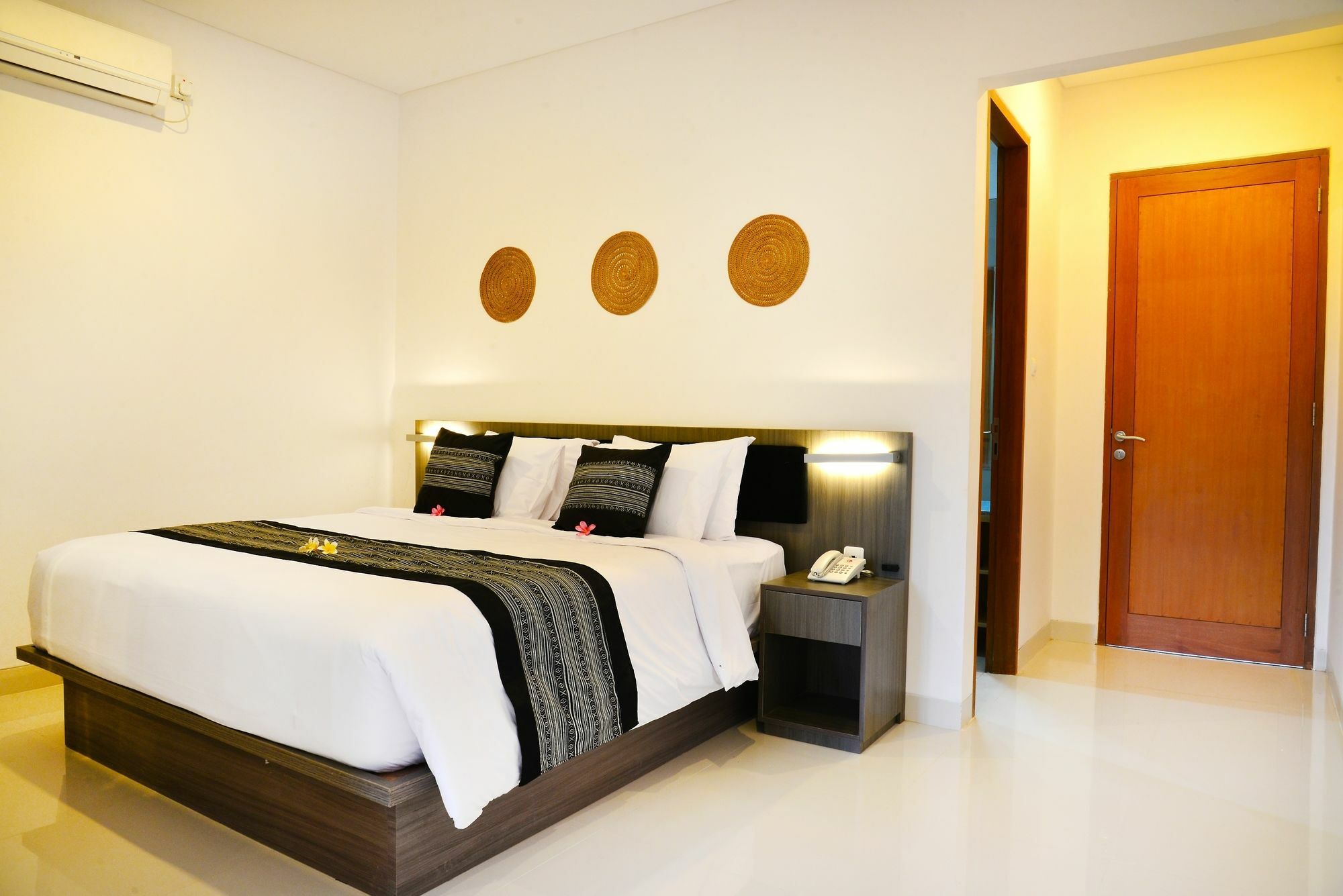 Harmony Beach Suite Seminyak  Exterior photo